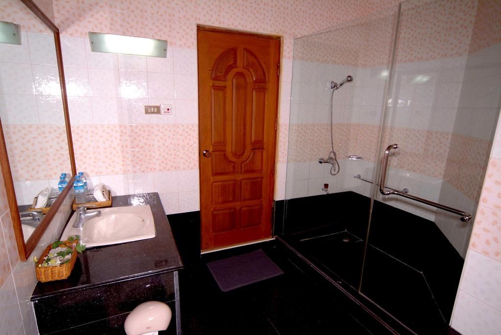 Sunny Paradise Resort Ngwesaung Bagian luar foto